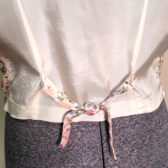 Vintage Foral Vest Attatched to Cropped Tshirt Size Medium Large - Picture 7 of 11